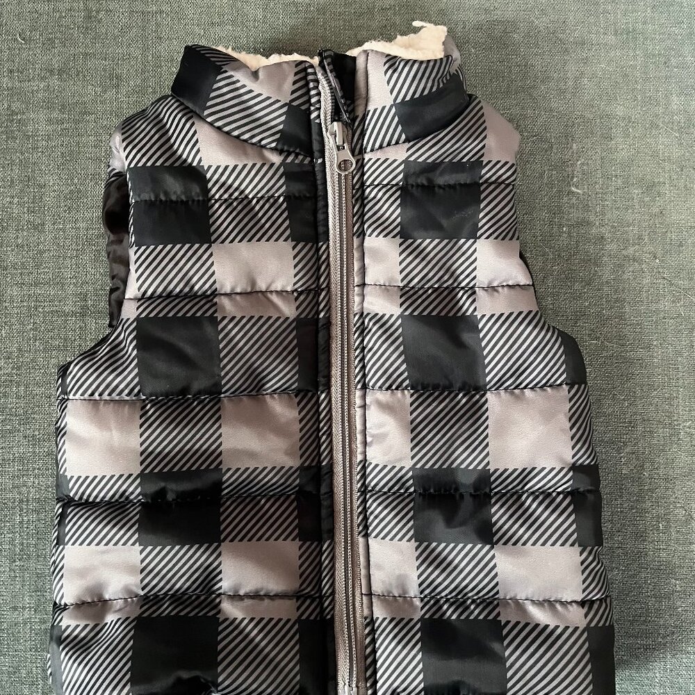 Max & Marcus Toddler Buffalo Plaid Puffer Vest; 2T black and grey